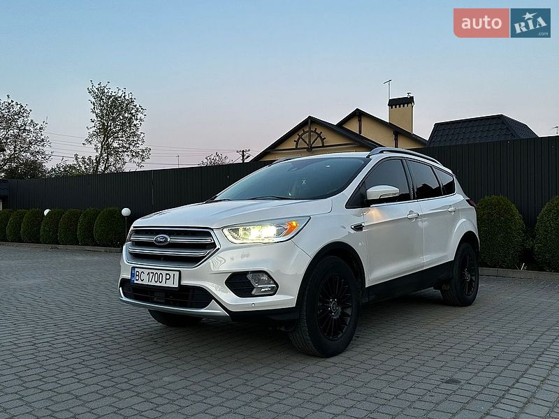 Позашляховик / Кросовер Ford Escape 2018 в Львові