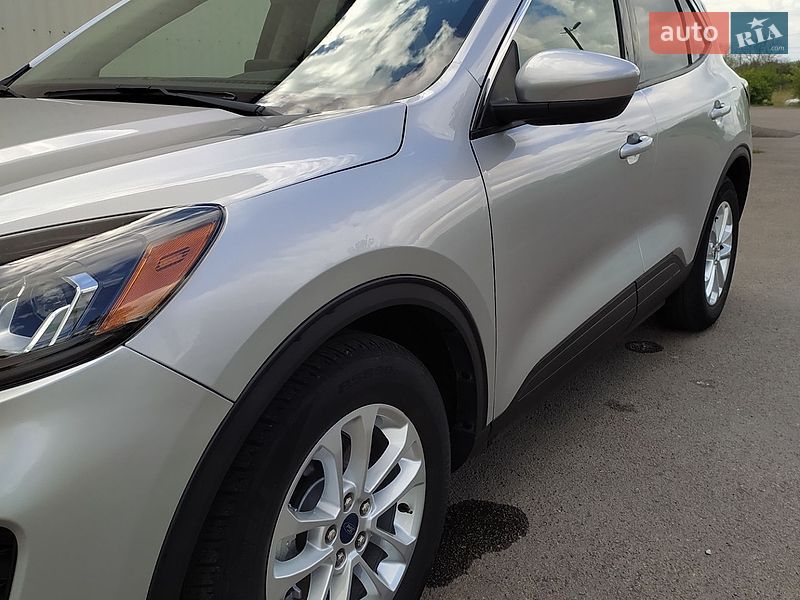 Внедорожник / Кроссовер Ford Escape 2019 в Шептицькому