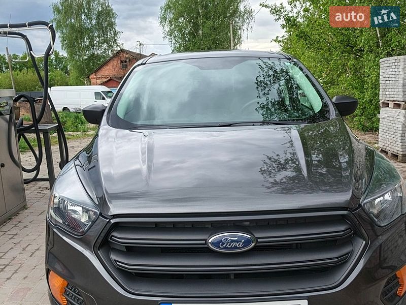 Внедорожник / Кроссовер Ford Escape 2017 в Изяславе