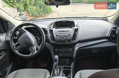 Внедорожник / Кроссовер Ford Escape 2017 в Изяславе