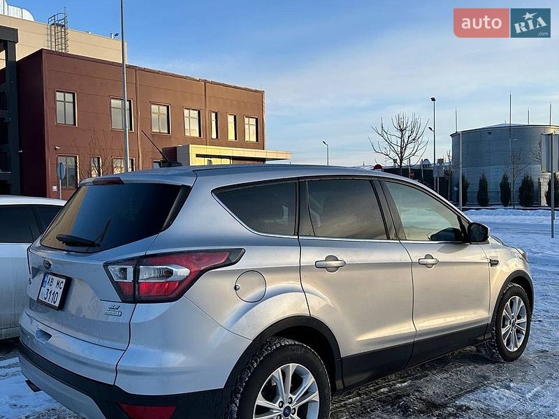 Внедорожник / Кроссовер Ford Escape 2016 в Виннице
