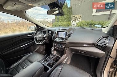 Внедорожник / Кроссовер Ford Escape 2017 в Стрые