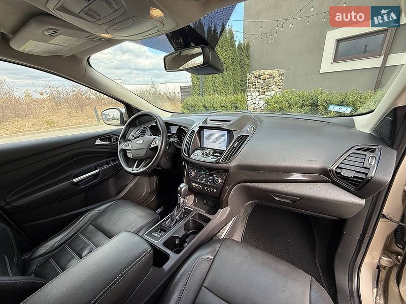 Внедорожник / Кроссовер Ford Escape 2017 в Стрые