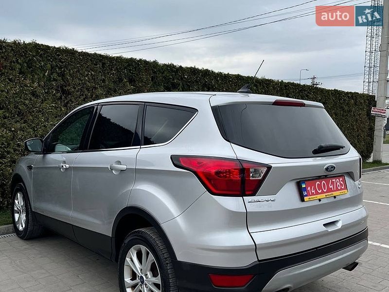 Внедорожник / Кроссовер Ford Escape 2019 в Львове