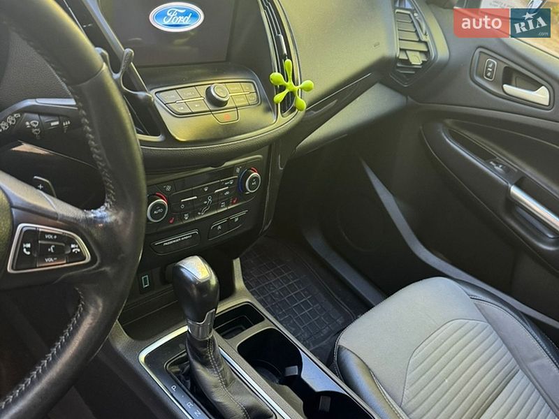 Внедорожник / Кроссовер Ford Escape 2018 в Львове
