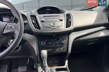Внедорожник / Кроссовер Ford Escape 2017 в Львове