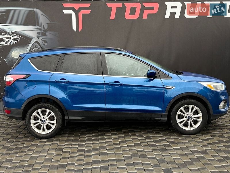 Позашляховик / Кросовер Ford Escape 2018 в Львові