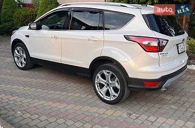 Внедорожник / Кроссовер Ford Escape 2017 в Виннице