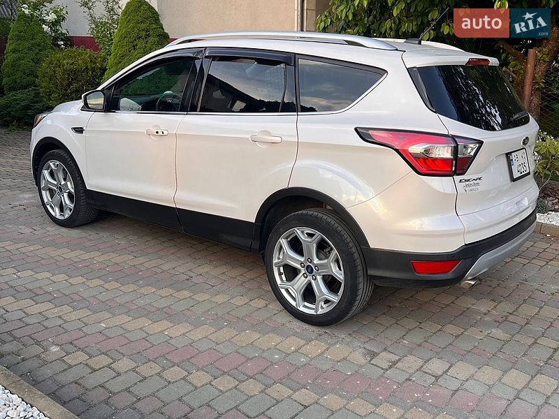 Внедорожник / Кроссовер Ford Escape 2017 в Виннице