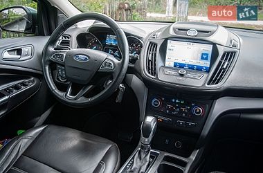 Внедорожник / Кроссовер Ford Escape 2018 в Хмельницком