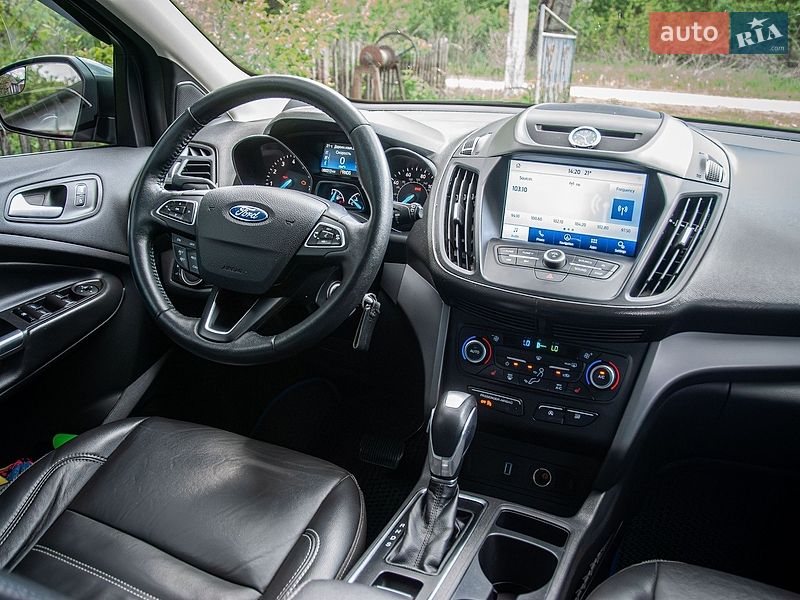 Внедорожник / Кроссовер Ford Escape 2018 в Хмельницком