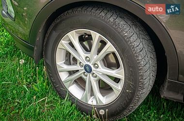 Внедорожник / Кроссовер Ford Escape 2018 в Хмельницком
