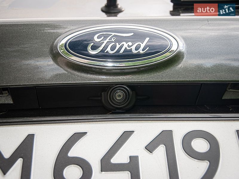 Внедорожник / Кроссовер Ford Escape 2018 в Хмельницком