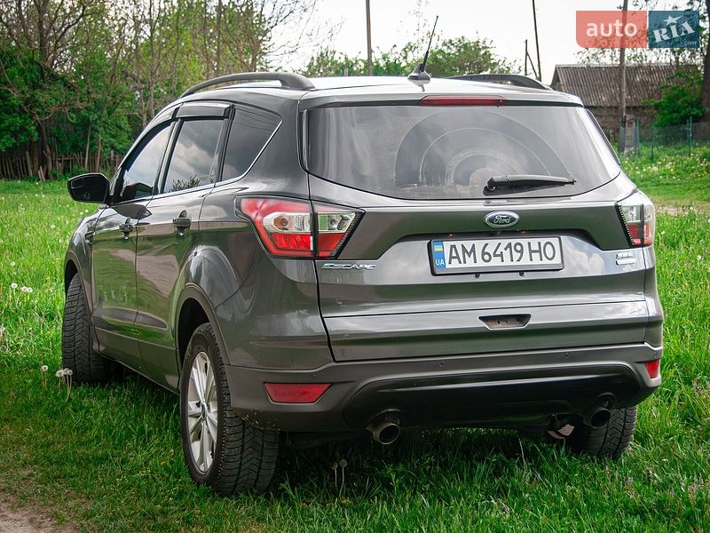 Внедорожник / Кроссовер Ford Escape 2018 в Хмельницком
