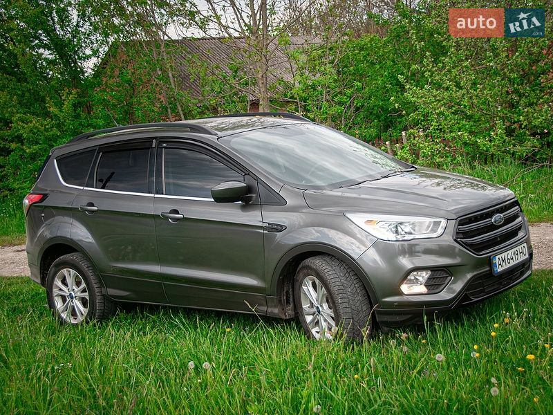 Внедорожник / Кроссовер Ford Escape 2018 в Хмельницком