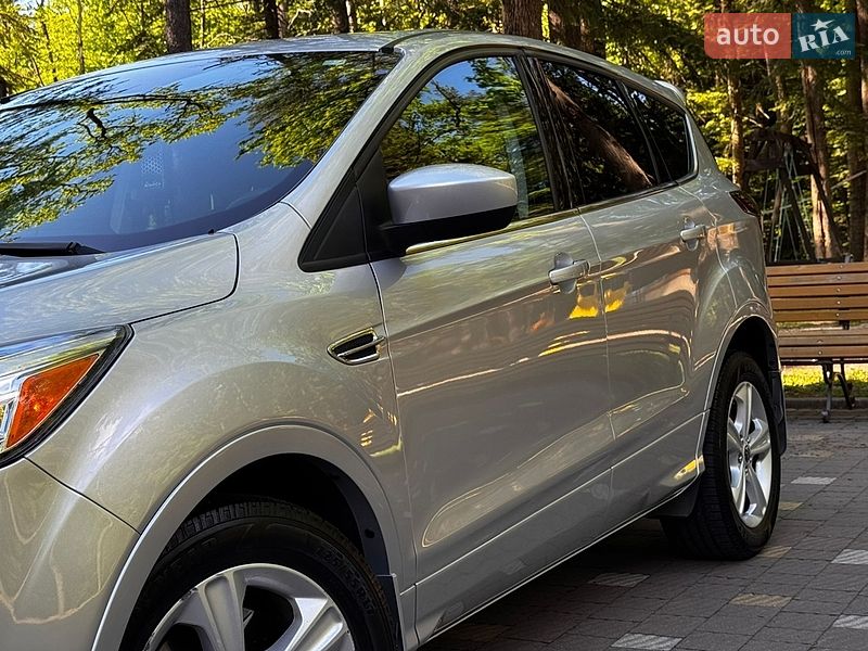 Позашляховик / Кросовер Ford Escape 2015 в Дрогобичі
