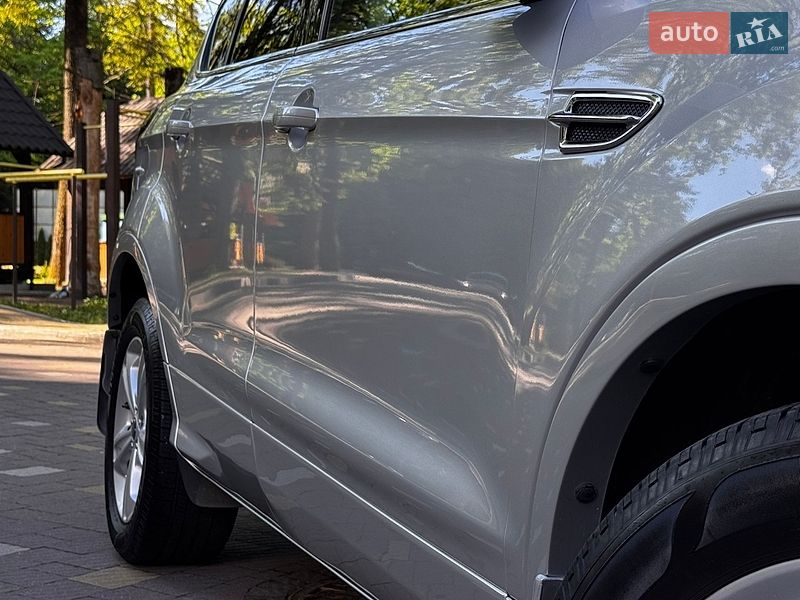 Позашляховик / Кросовер Ford Escape 2015 в Дрогобичі