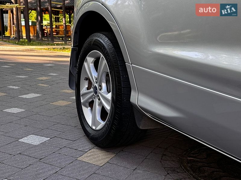 Позашляховик / Кросовер Ford Escape 2015 в Дрогобичі