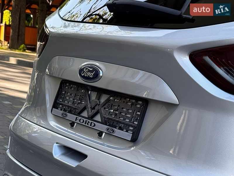 Позашляховик / Кросовер Ford Escape 2015 в Дрогобичі