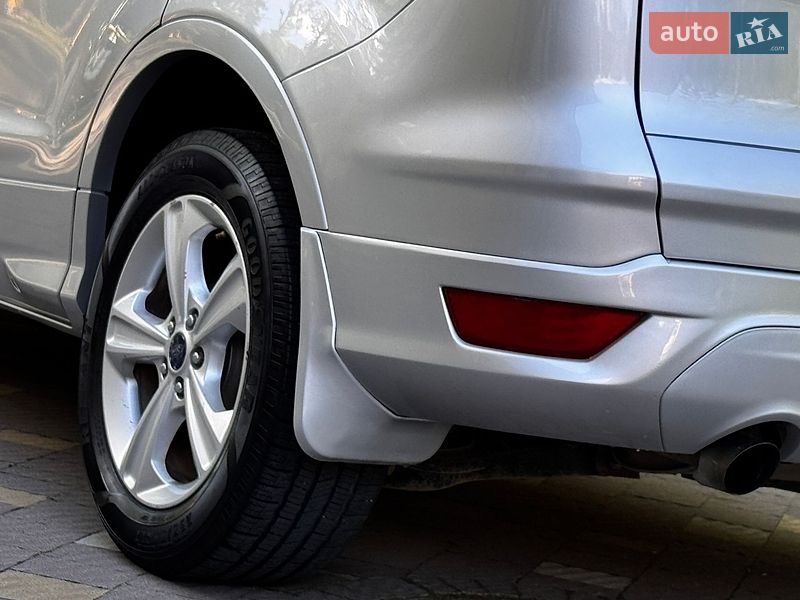Позашляховик / Кросовер Ford Escape 2015 в Дрогобичі