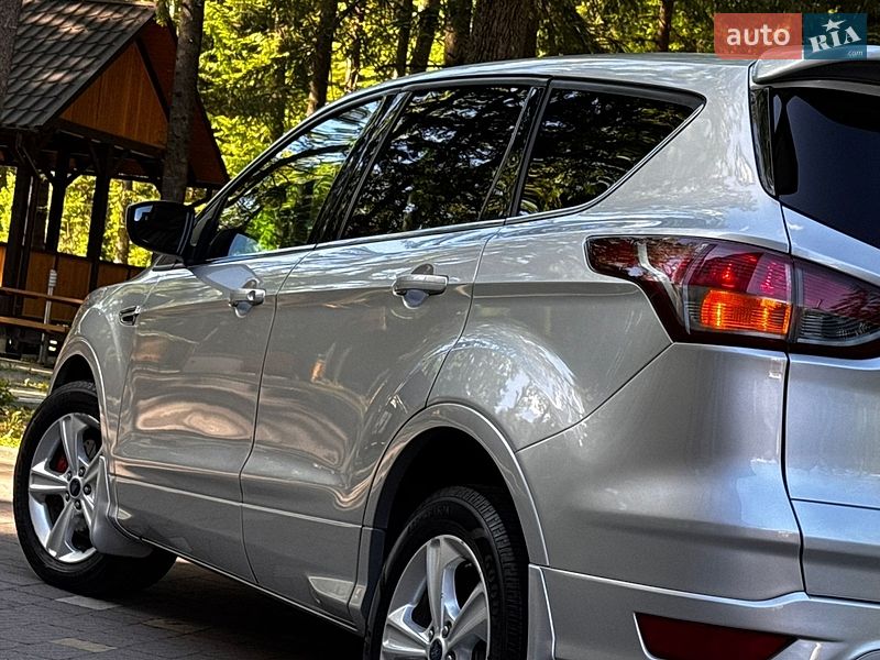 Позашляховик / Кросовер Ford Escape 2015 в Дрогобичі