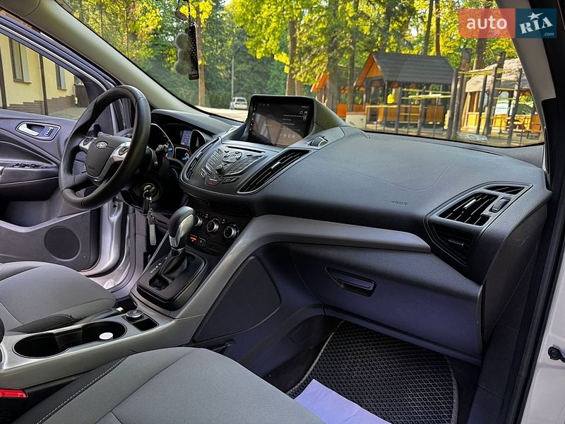Позашляховик / Кросовер Ford Escape 2015 в Дрогобичі