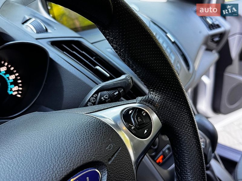 Позашляховик / Кросовер Ford Escape 2015 в Дрогобичі