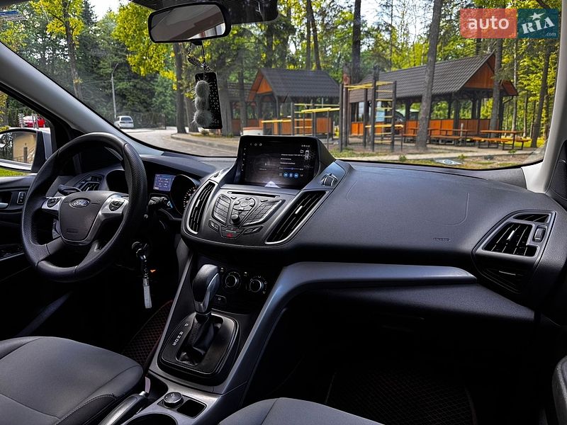 Позашляховик / Кросовер Ford Escape 2015 в Дрогобичі