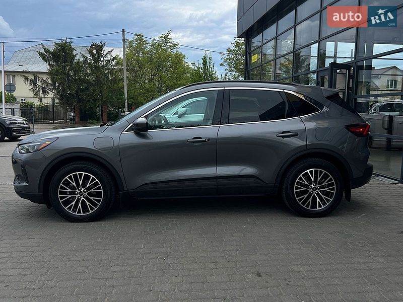 Позашляховик / Кросовер Ford Escape 2023 в Івано-Франківську