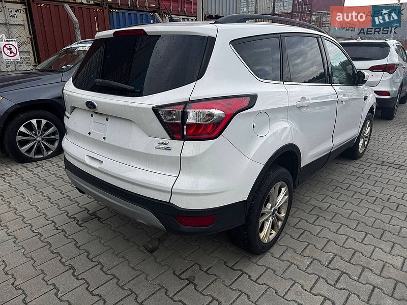 Внедорожник / Кроссовер Ford Escape 2018 в Ровно