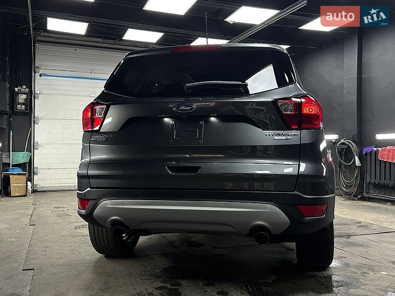 Внедорожник / Кроссовер Ford Escape 2019 в Сумах
