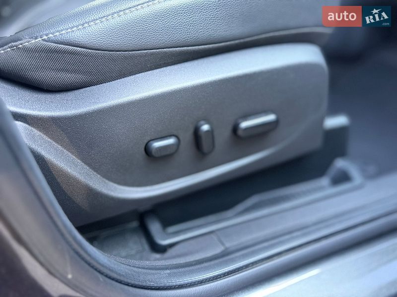 Внедорожник / Кроссовер Ford Escape 2019 в Сумах