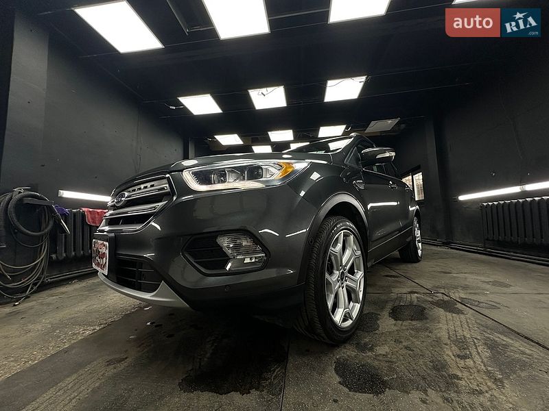 Внедорожник / Кроссовер Ford Escape 2019 в Сумах