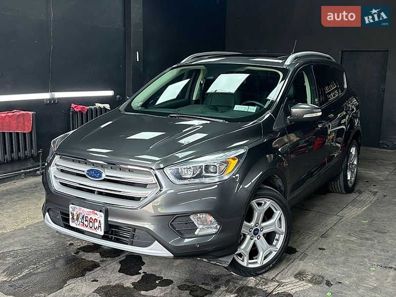 Внедорожник / Кроссовер Ford Escape 2019 в Сумах