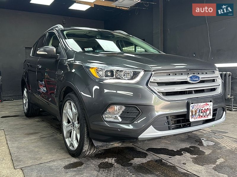 Внедорожник / Кроссовер Ford Escape 2019 в Сумах