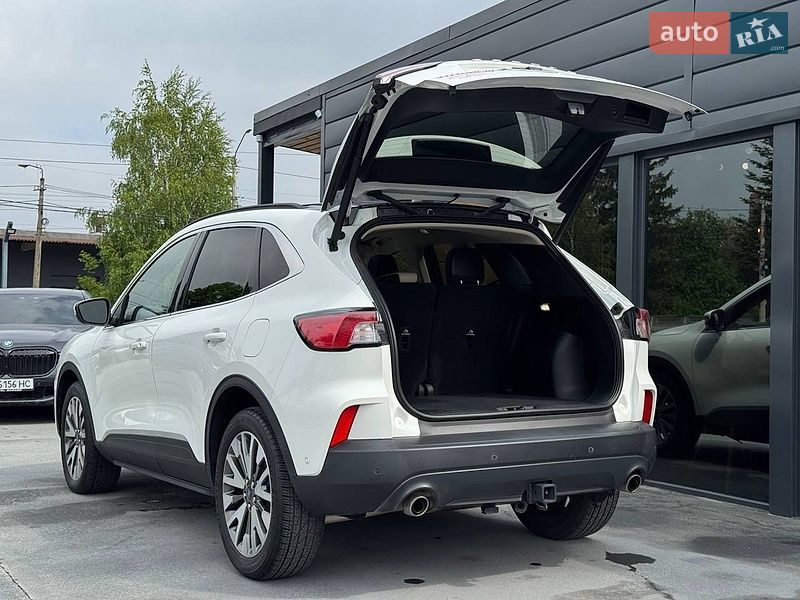 Позашляховик / Кросовер Ford Escape 2020 в Рівному