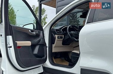 Позашляховик / Кросовер Ford Escape 2020 в Рівному