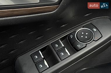 Позашляховик / Кросовер Ford Escape 2020 в Рівному