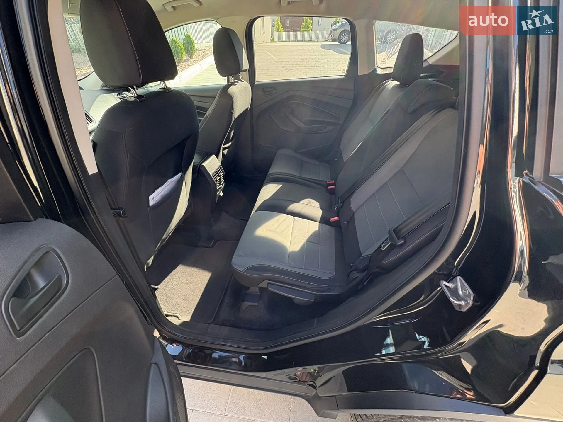 Ford Escape 2017 VIN 1FMCU0F72HUE84341 фото оголошення 12 з 21