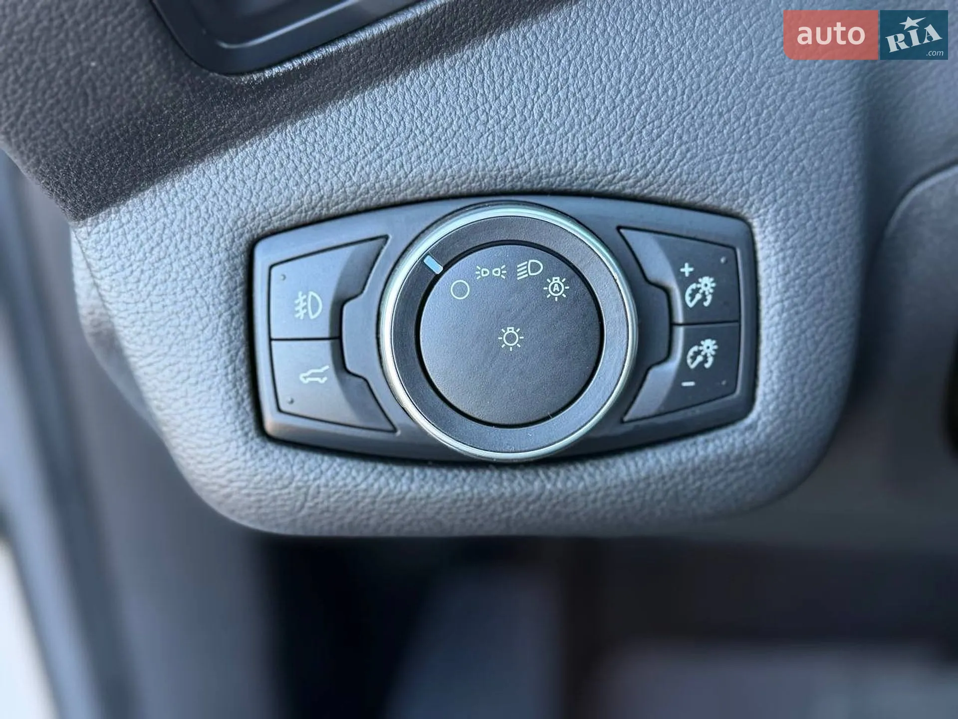 2017 Ford Escape - мініатюра 18