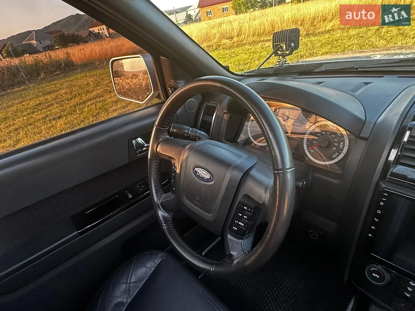 2010 Ford Escape - мініатюра 39