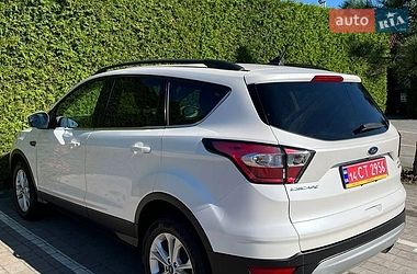 Внедорожник / Кроссовер Ford Escape 2018 в Львове