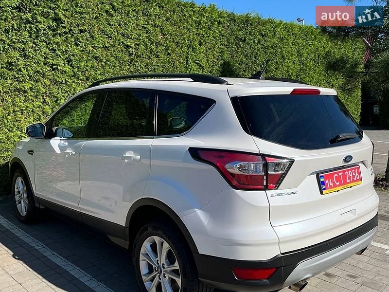 Внедорожник / Кроссовер Ford Escape 2018 в Львове