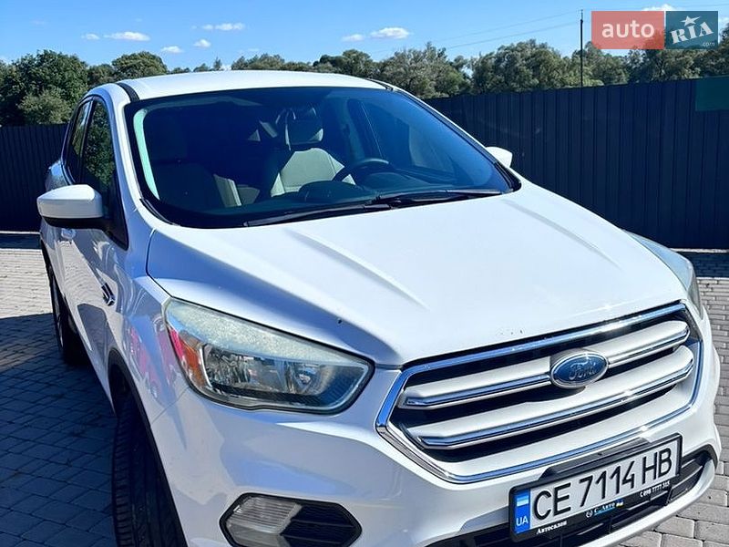 Позашляховик / Кросовер Ford Escape 2017 в Чернівцях