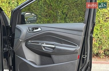 Внедорожник / Кроссовер Ford Escape 2018 в Стрые