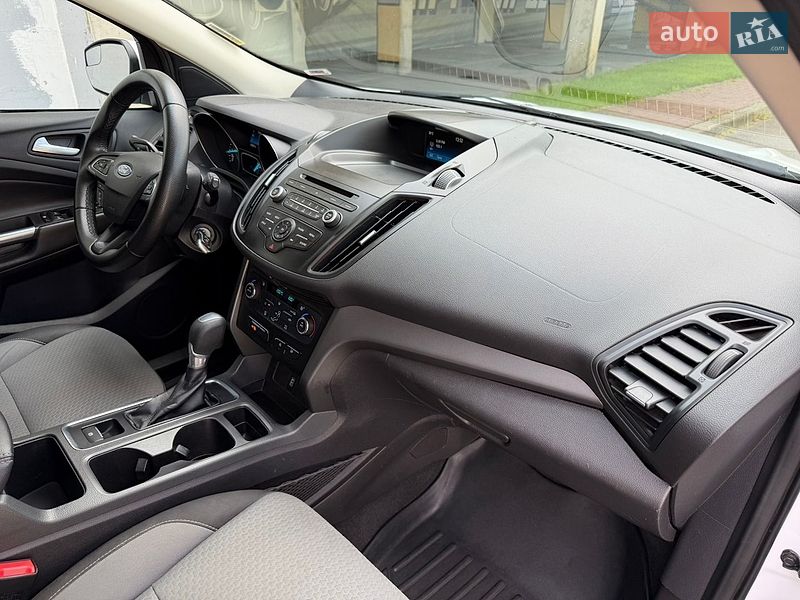 Внедорожник / Кроссовер Ford Escape 2016 в Киеве