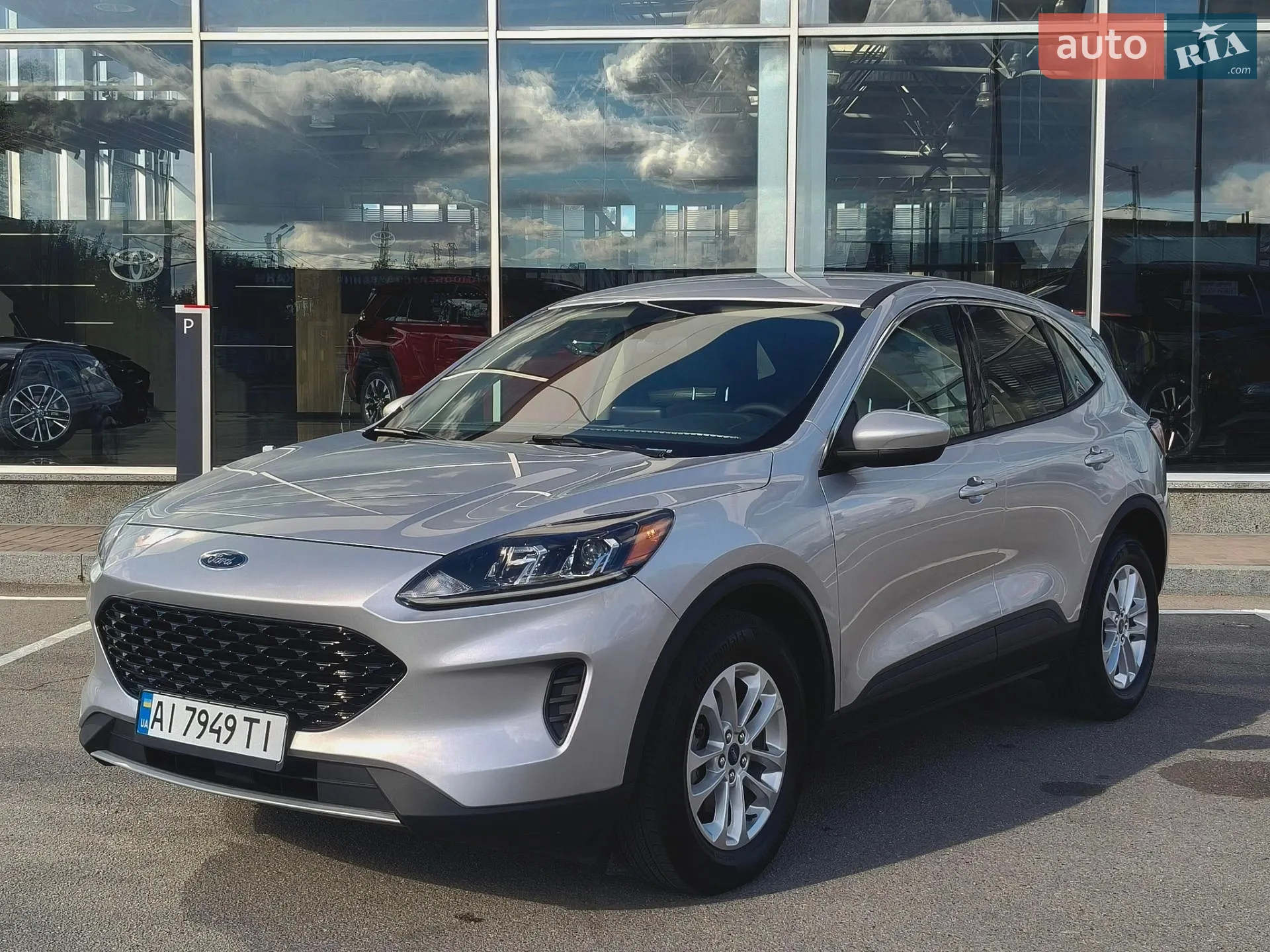 2020 Ford Escape - фото 1