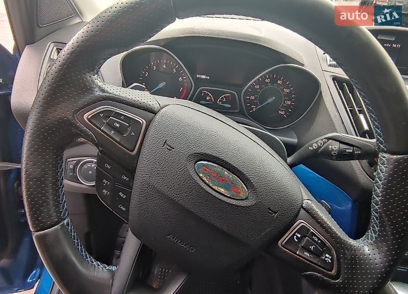 Внедорожник / Кроссовер Ford Escape 2016 в Львове