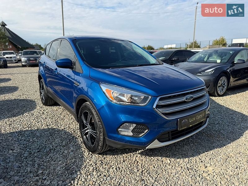 Позашляховик / Кросовер Ford Escape 2017 в Івано-Франківську