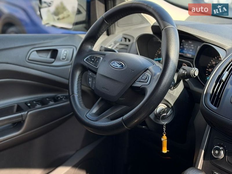 Позашляховик / Кросовер Ford Escape 2017 в Івано-Франківську